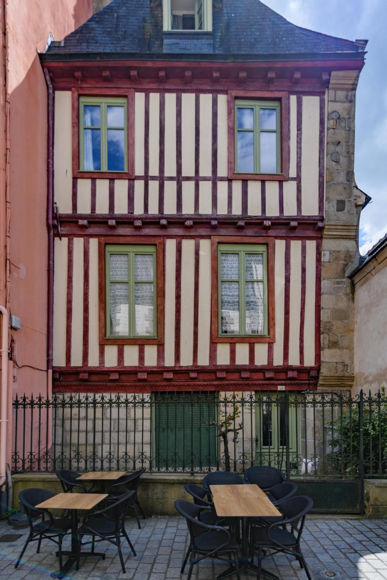 Appartement T2 - Vue Imprenable Sur La Cathedrale カンペール エクステリア 写真